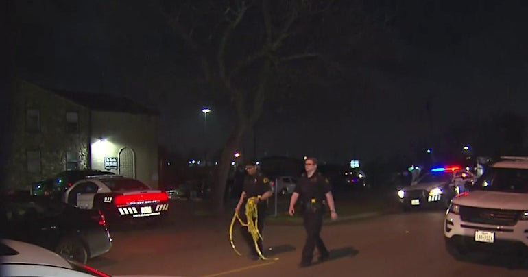 1 Dead After Triple Shooting At Apartment Complex Near Dallas Zoo CBS