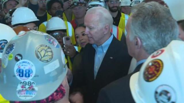 200310124435-biden-auto-workers-live-video.jpg 