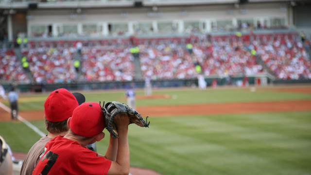 baseball.jpg 