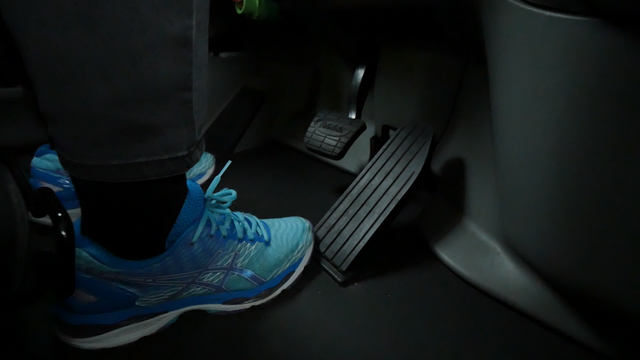 feet-not-driving.png 