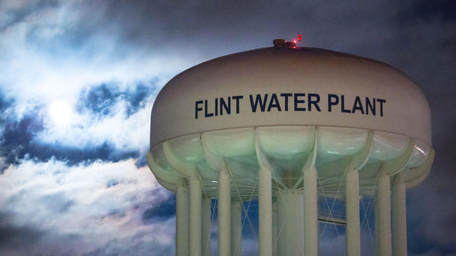 Federal State Of Emergency Declared In Flint, Michigan Over Contaminated Water Supply 