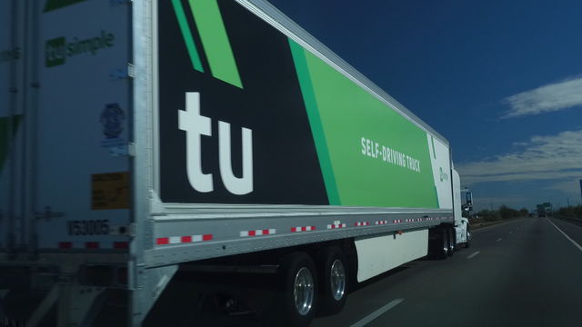 self-driving-truck.png 