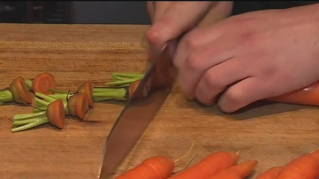 CHEF-CUTTING-CARROTS.jpg 