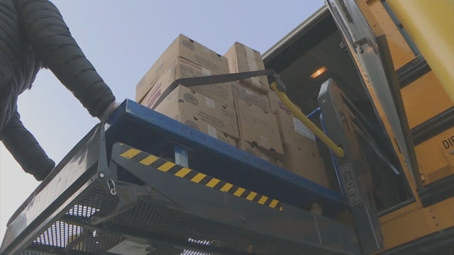 BUS STOP DELIVERIES 5PKG.transfer_frame_136