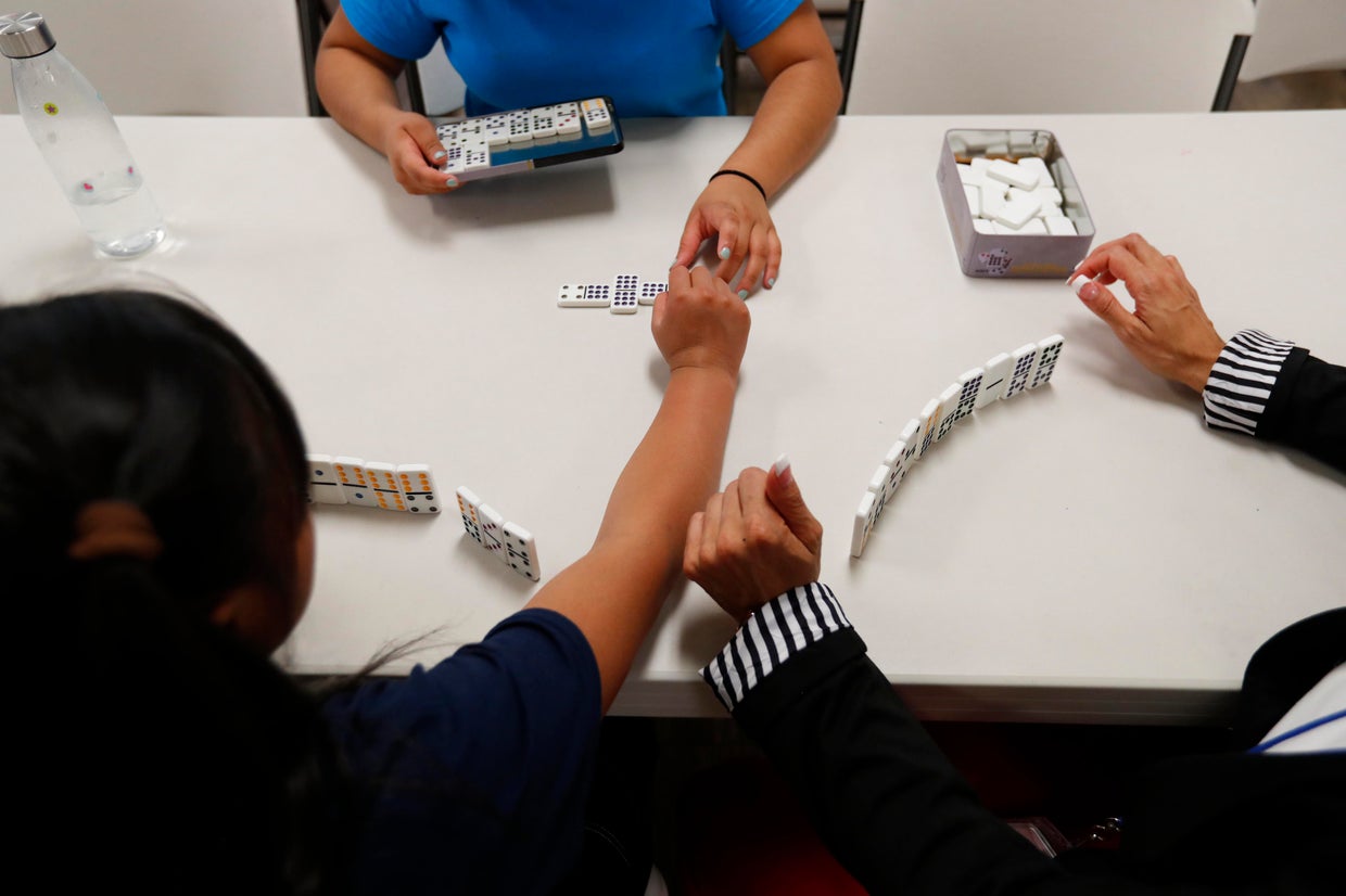 3 migrant children in U.S. custody test positive for coronavirus - CBS News