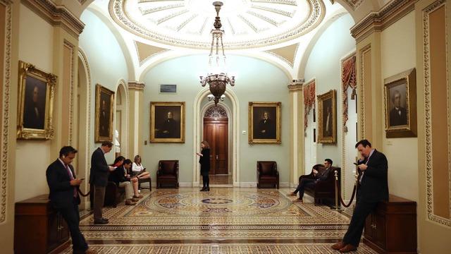 cbsn-fusion-trump-admin-congress-agree-on-2-trillion-coronavirus-relief-bill-thumbnail-461557-640x360.jpg 