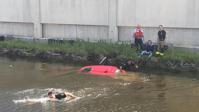 Boca-Raton-Car-In-Canal-2.jpg 