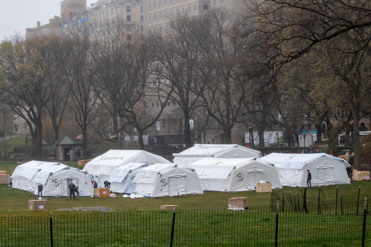 Emergency field hospital erected in the middle of New York's Central ...