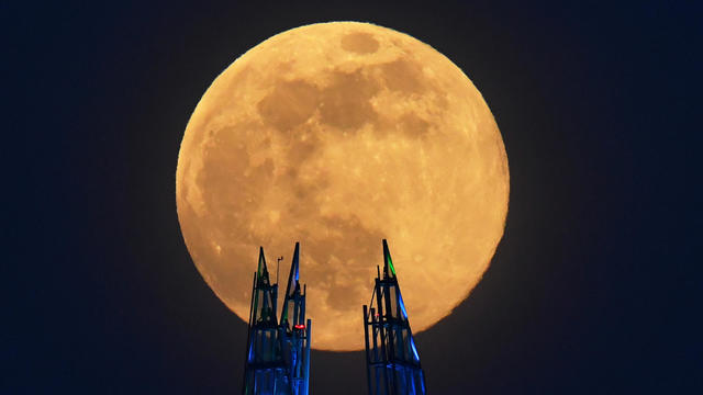 The Supermoon visible over Britain 