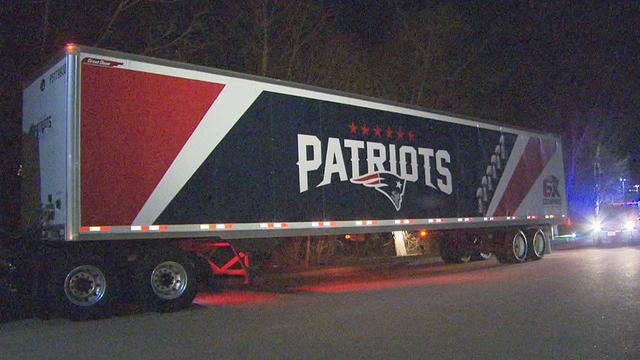 PATRIOTS-TRUCK.jpg 