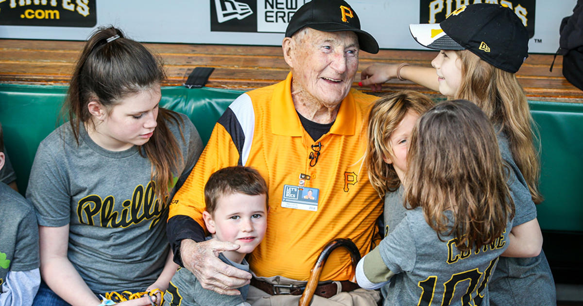 Fan walks onto field at PNC Park, tries to shake Phillies player's hand