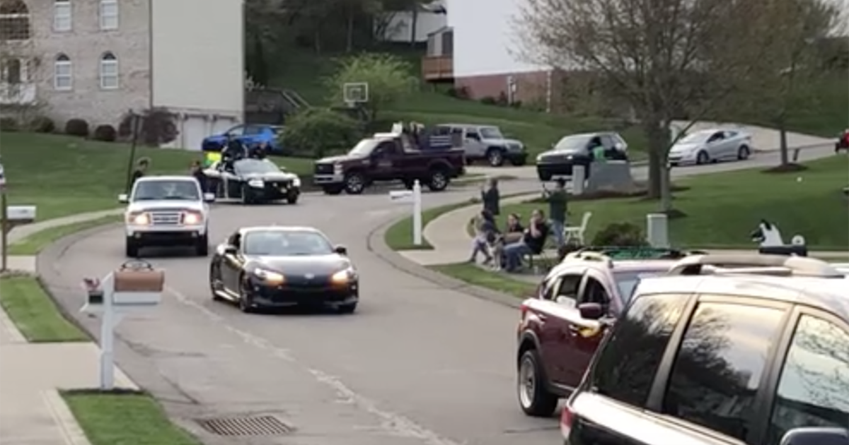 West Deer Neighborhoods Put On Parade To Celebrate High School Seniors ...