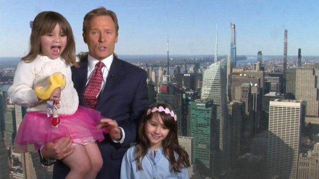 lonnie-quinn-wcbs-weather-with-daughters.jpg 