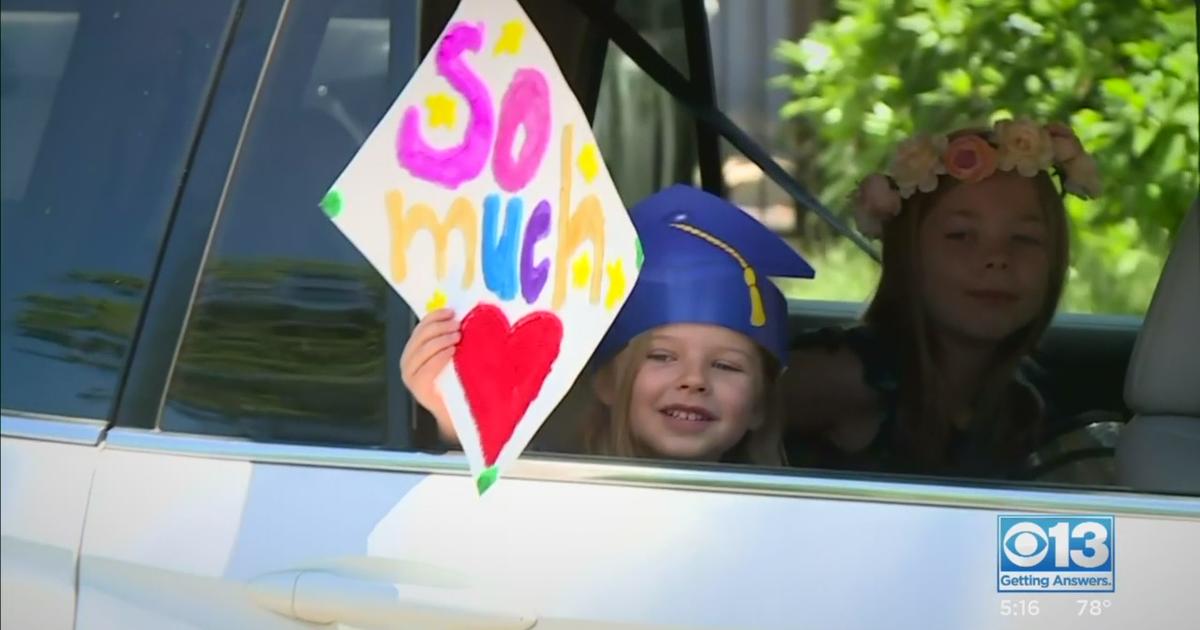 'Job Of My Dreams': Retiring Teacher Gets Emotional Goodbye As ...