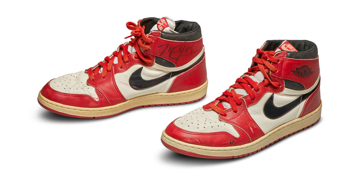 Nike Air Jordan Shoes: History & Pictures (1985-1999)  Nike air jordan  shoes, Air jordan shoes, Air jordans