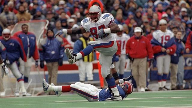 X 上的New England Patriots：「Our all-time & single season sack leader, a  member of @TheHall, the @ProFootballHOF and now, our own front office. This  week's #BlackHistoryMonth spotlight is @AndreTippett.   / X