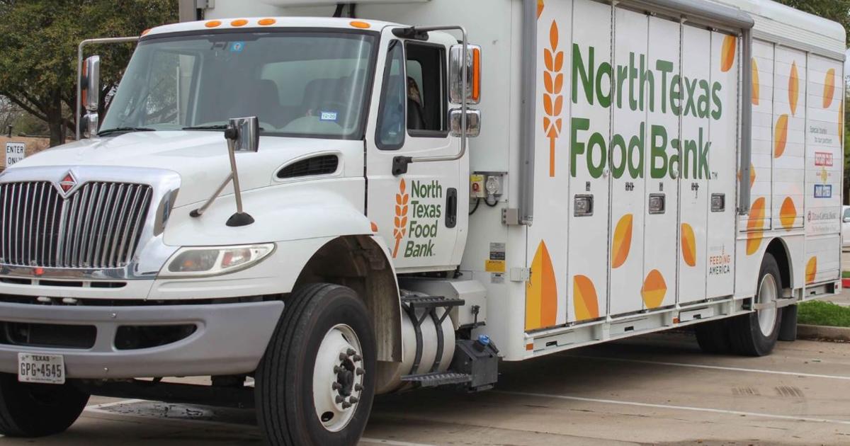 Hundreds Line Up For Free Food At North Texas Food Bank Mobile Pantry ...