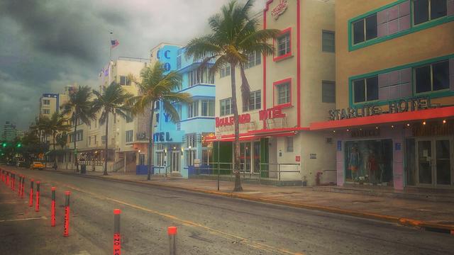 Ocean-Drive-Miami-Beach-Empty-Street.jpg 