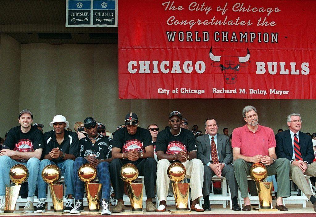 From left, Chicago Bulls players Toni Kukoc, Ron H 