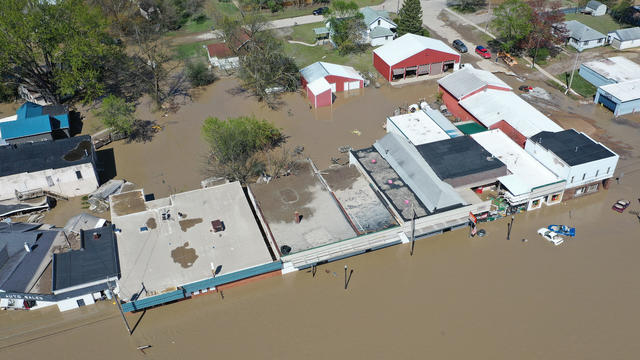 Michigan dams burst 