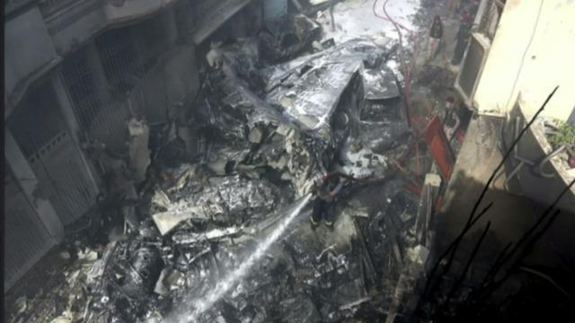 cbsn-fusion-deadly-passenger-plane-crash-in-karachi-pakistan-thumbnail-488884-640x360.jpg 