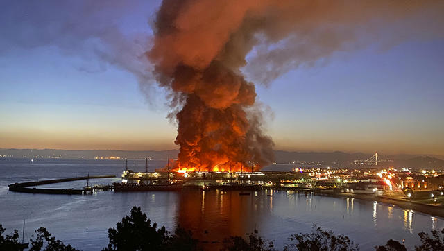 PIER 39 - Get your San Francisco Giants gear from the NFL/College