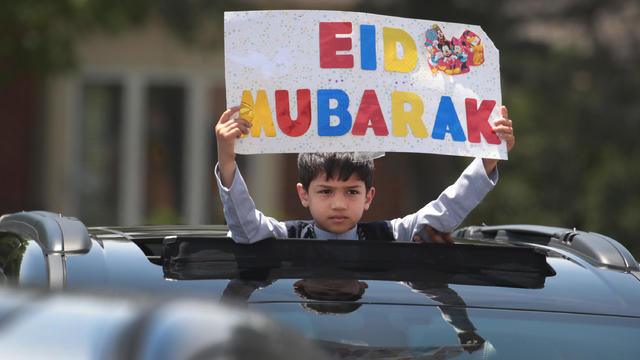 Illinois Islamic Center Hosts Drive Thru Eid Celebration Amid COVID-19 Pandemic 