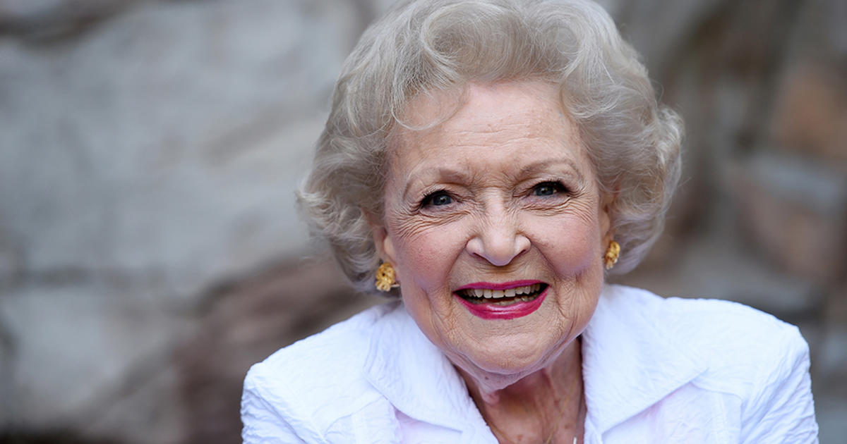 Betty White, furry friends star in 50-year-old 'Pet Set' - The San