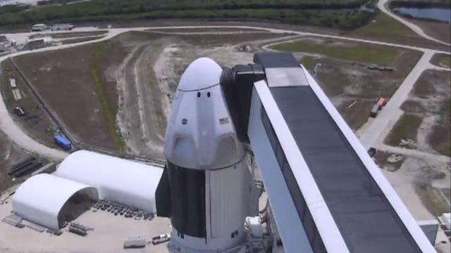 cbsn-fusion-spacex-to-become-the-first-private-company-to-send-humans-to-space-thumbnail-490417-640x360.jpg 