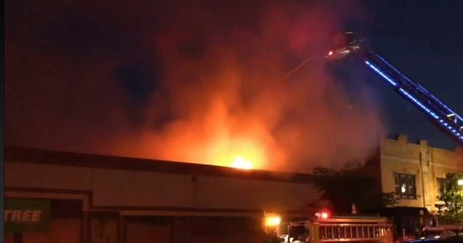 Fire Sweeps Through Dollar Store In Humboldt Park - CBS Chicago