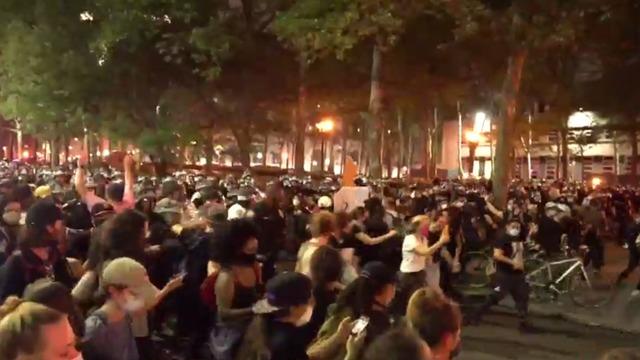 cbsn-fusion-police-crack-down-on-protesters-defying-curfew-orders-during-confrontation-in-brooklyn-thumbnail-494710.jpg 