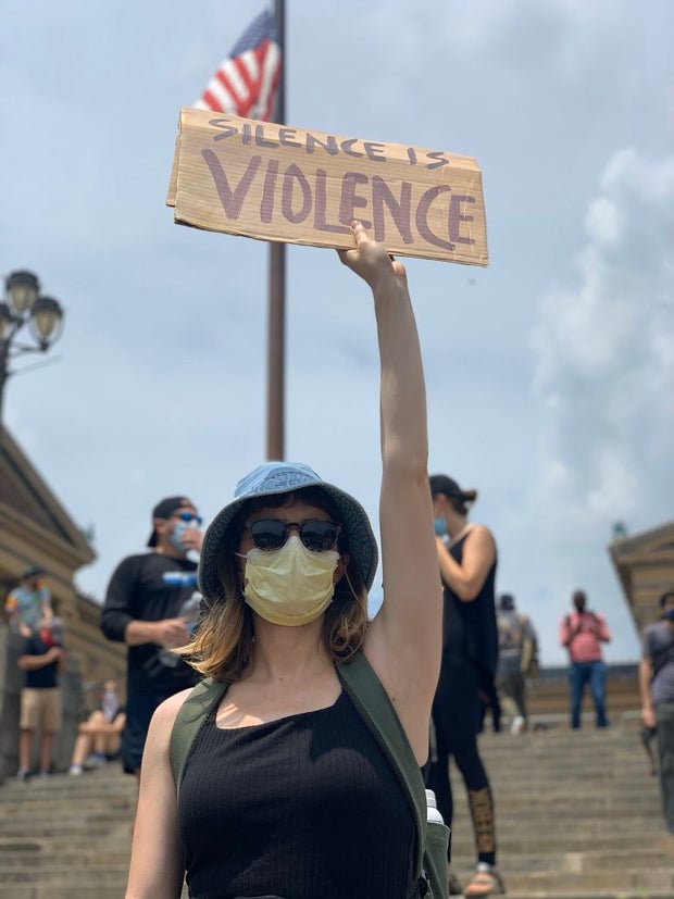 Protest-continues-on-the-Art-Museum-steps.jpeg 
