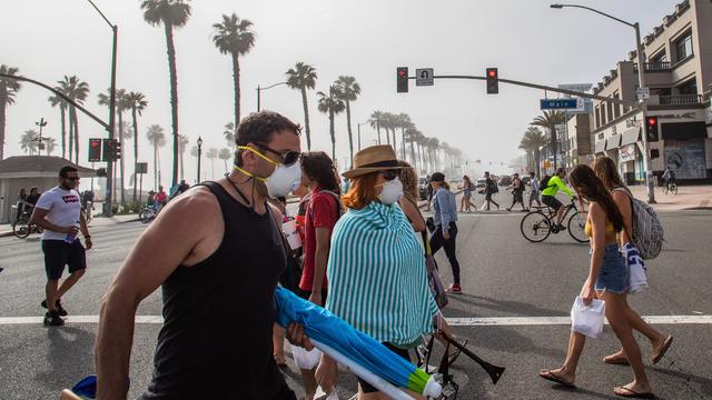 huntington-beach-masks.jpg 