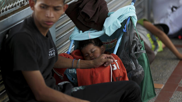 Mexico Migrants Border Bridge 