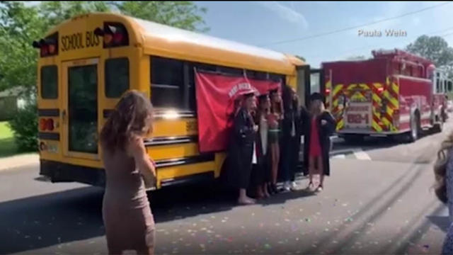 Bus-Graduation.jpg 