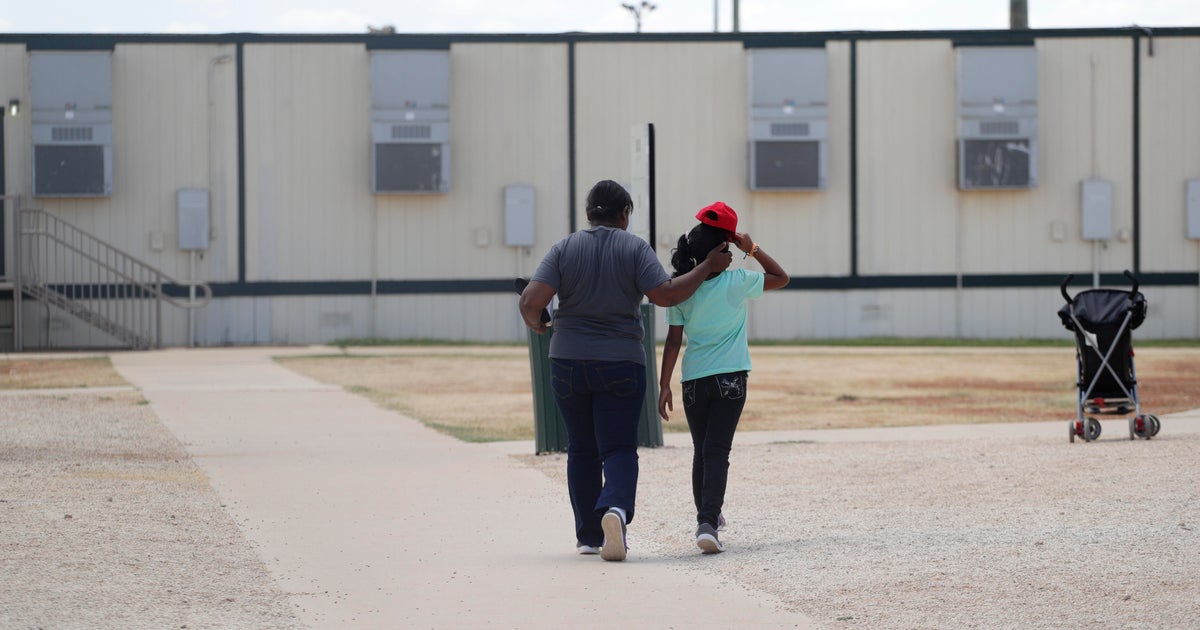 Judge postpones deadline for ICE to release minors from family ...