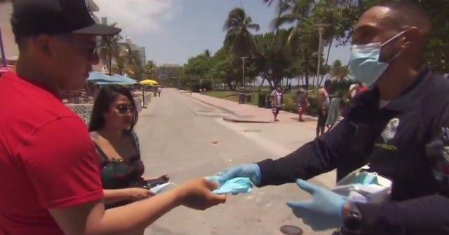Florida's MiamiDade and Broward require all residents to wear masks(00)