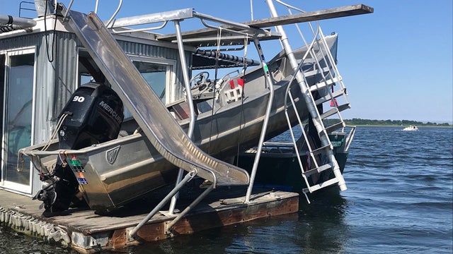 ipswich-boat-crash.jpg 