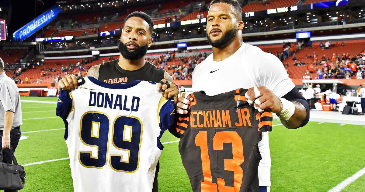 NFL forbids postgame jersey swaps in 2020