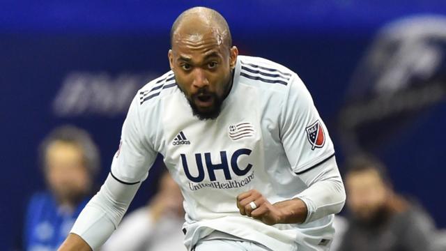 Teal Bunbury re-signs with New England Revolution