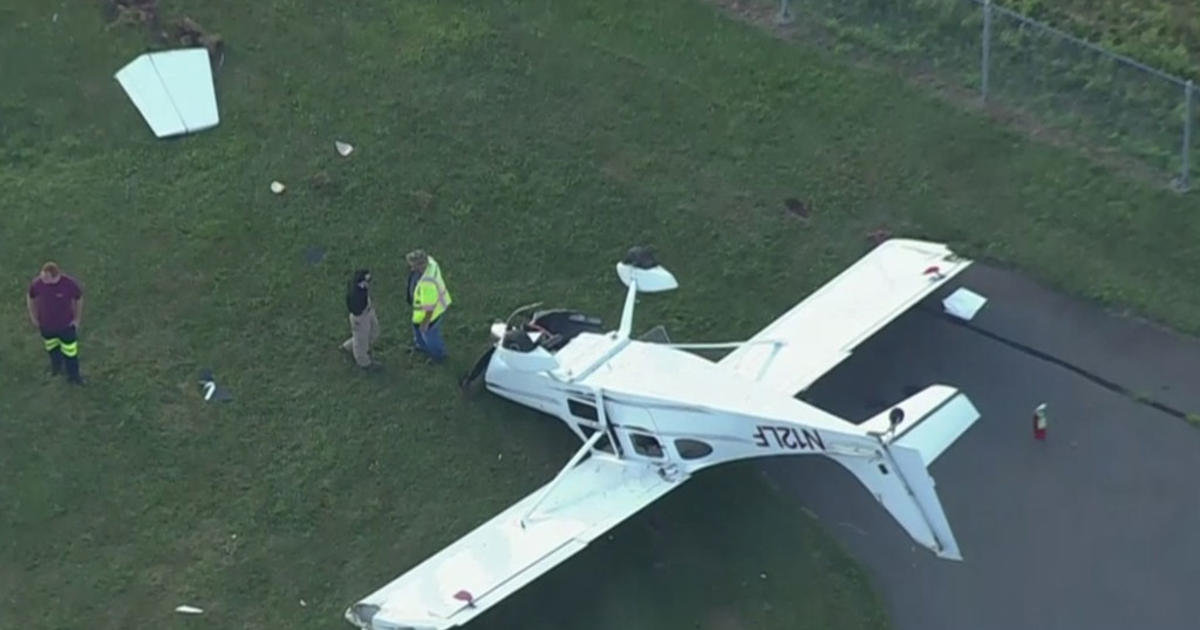 Small Plane Crashes At Somerset County, NJ Airport - CBS New York