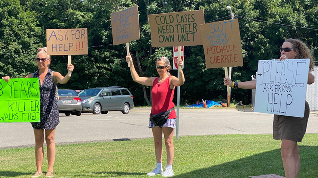 Evans-City-cold-case-protest.png 