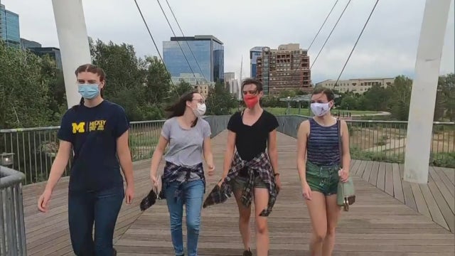 teens-young-people-face-masks.jpg 