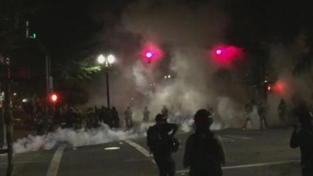 tear-gas-protesters-porltand-oregon-night-of-072020.jpg 