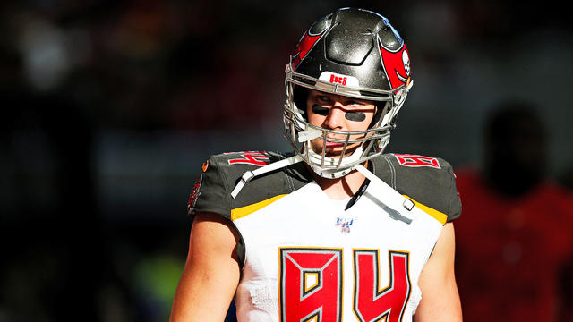 VIDEO: Cameron Brate recovers from COVID-19, promotes donation