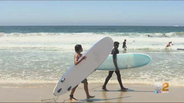 Surfers-At-Beach.jpg 