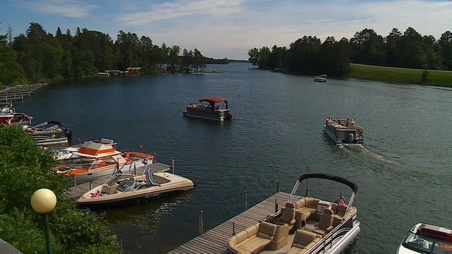 lake-home-sales.jpg 
