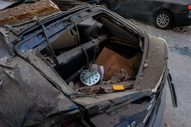 Haunting Image Of Beirut Destruction Shows Clock Frozen At 6 09 The Exact Time Of The Explosion Cbs News