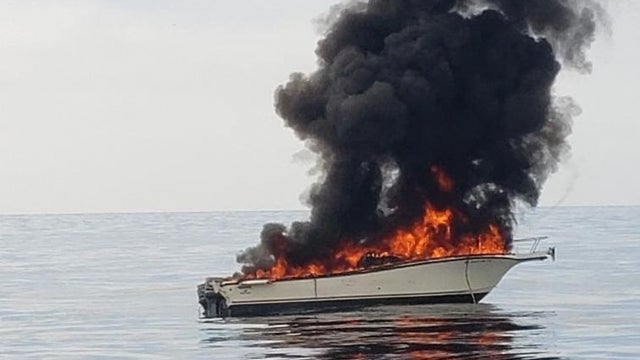 boat-fire.jpg 