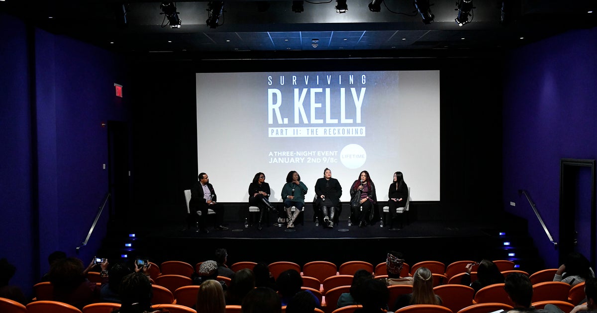 R. Kelly's exmanager charged with calling in shooting threat to stop(01)